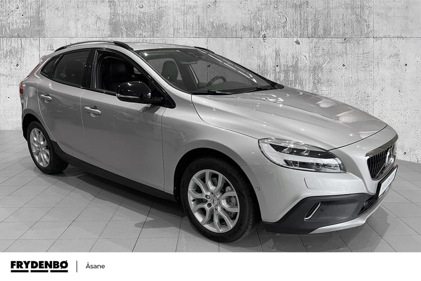 Bilde 1 av Volvo V40 Cross Country T3 Summum VOC|R-KAM|NAVI|SKINN