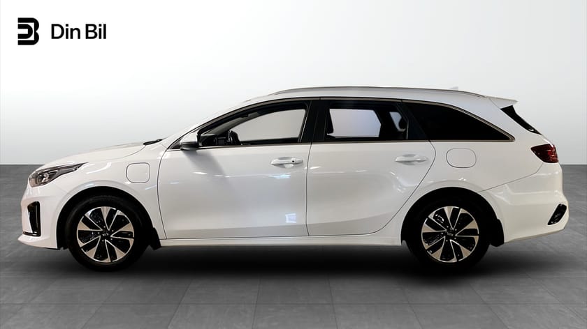 Bild 2 av Kia Ceed Sportswagon Plug-in Hybrid DCT 141hk/Advance/Drag/S+V-hjul