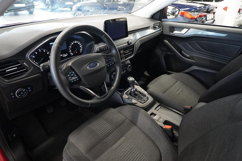 Bild 2 av Ford Focus Active Kombi Drag Backkamera Servad Välskött