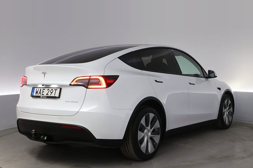 Bild 5 av Tesla Model Y Long Range AWD Autopilot Pano Drag