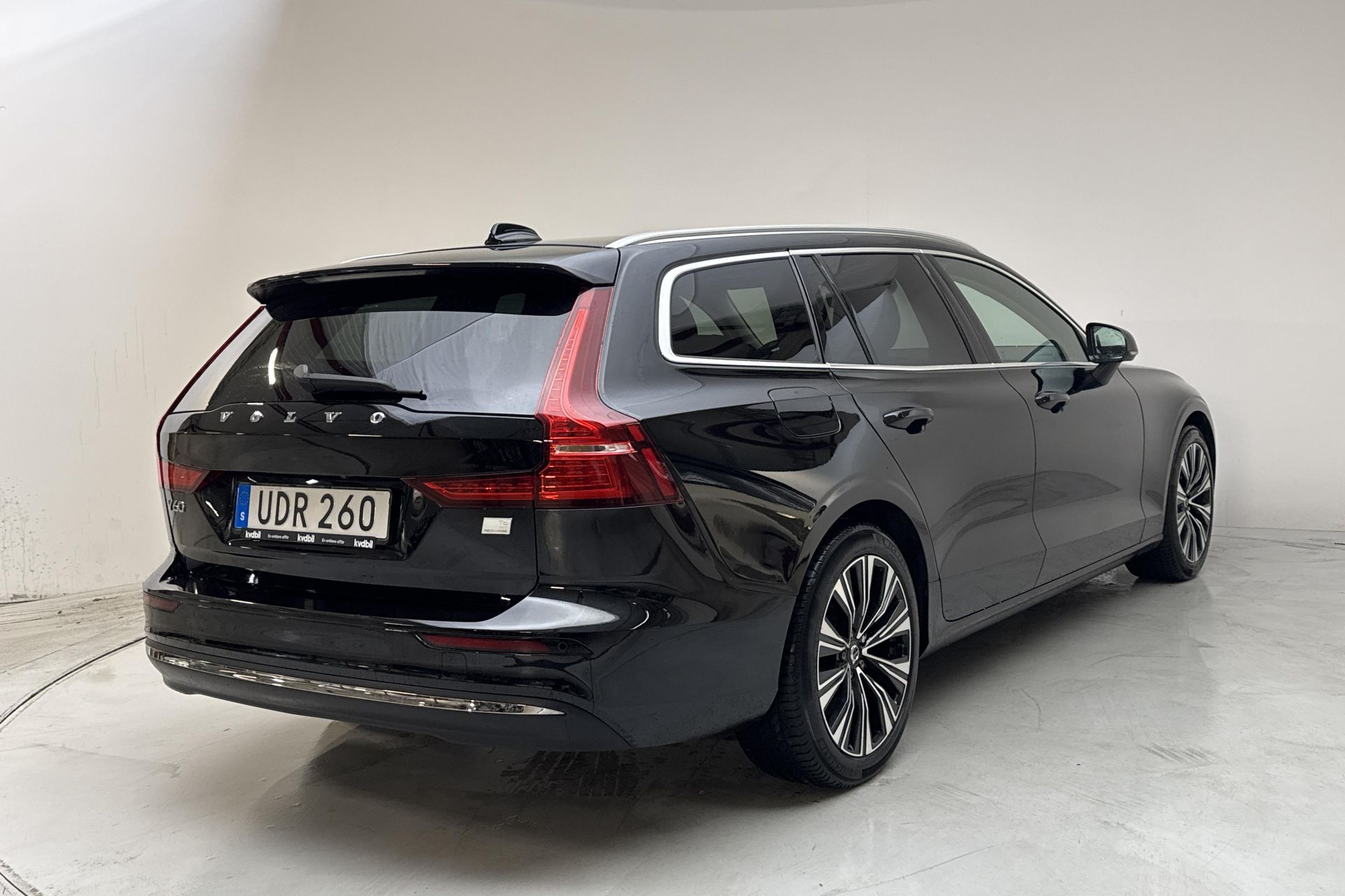 Volvo V60 Recharge T6 AWD 2023, bild 3/10