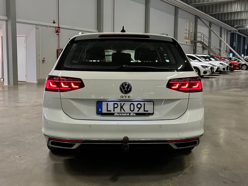 Bild 5 av Volkswagen Passat Sportscombi GTE | Executive | Cockpit | Drag | V-hjul