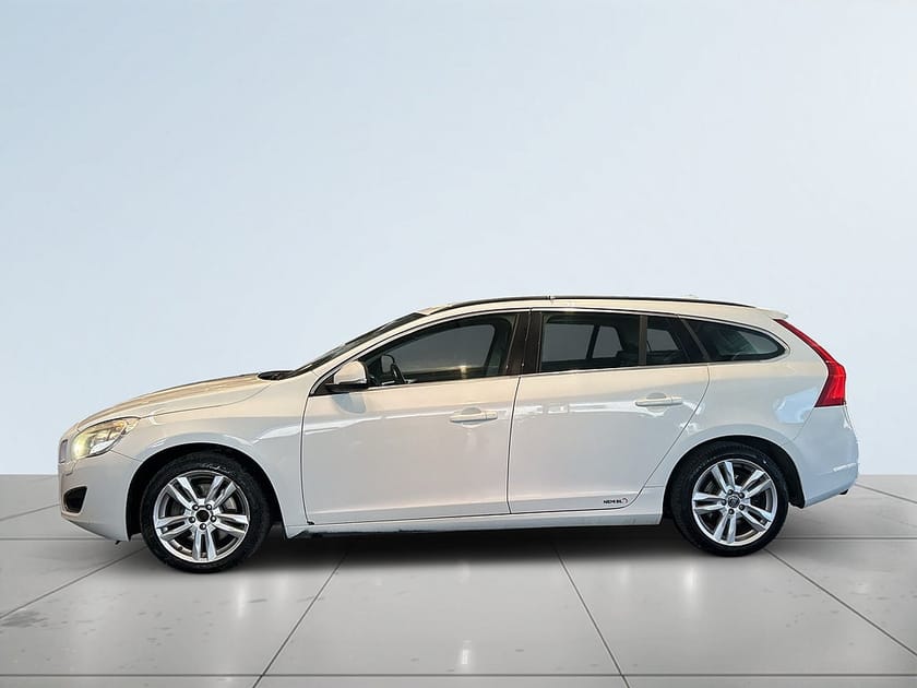 Bild 4 av Volvo V60 D4 AWD Aut Momentum Dvärm/Skinn/Drag/Psens/Xenon