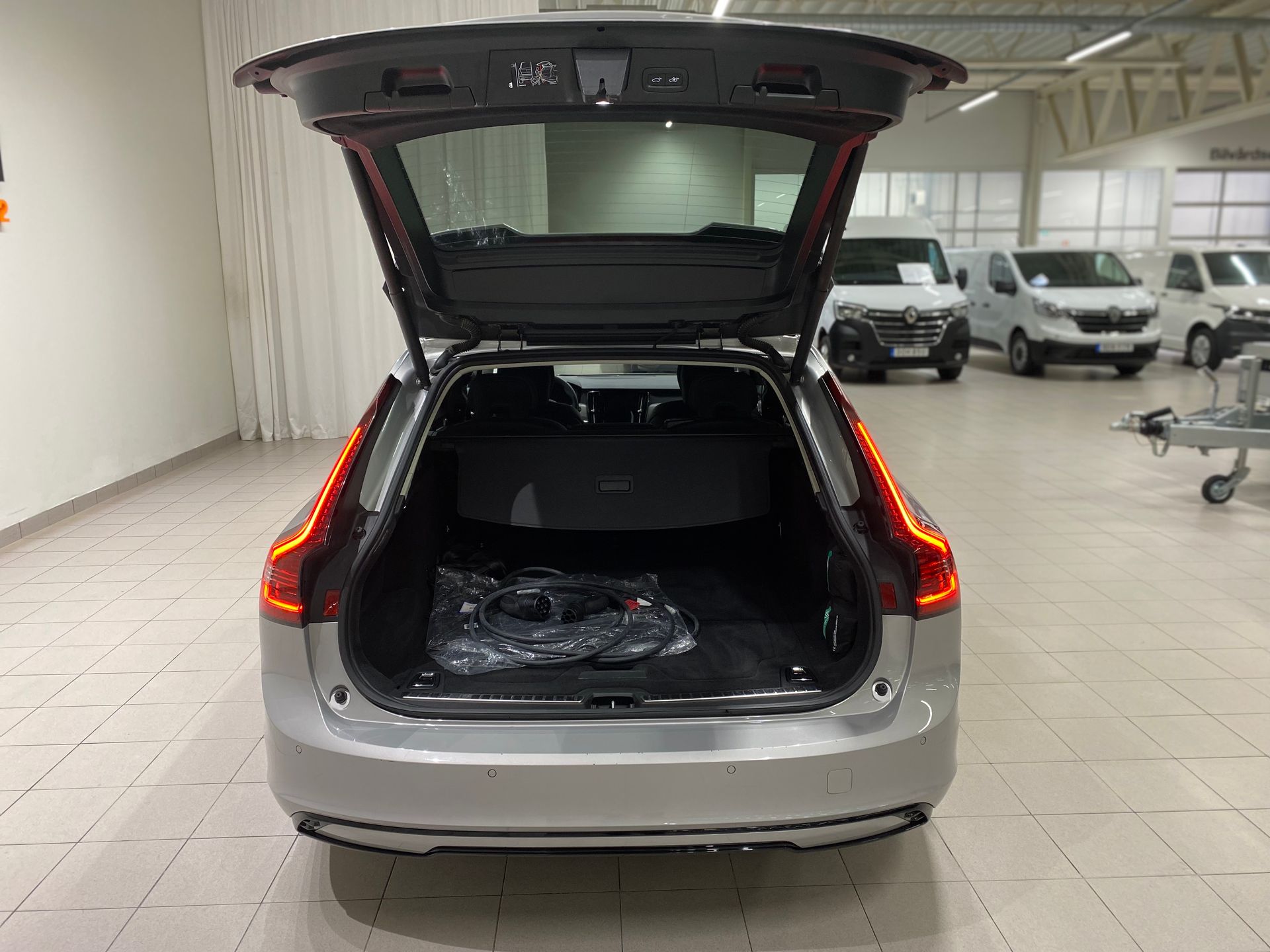 Volvo V90 T6 Plus Dark Nordic Edition 2025, bild 6/10