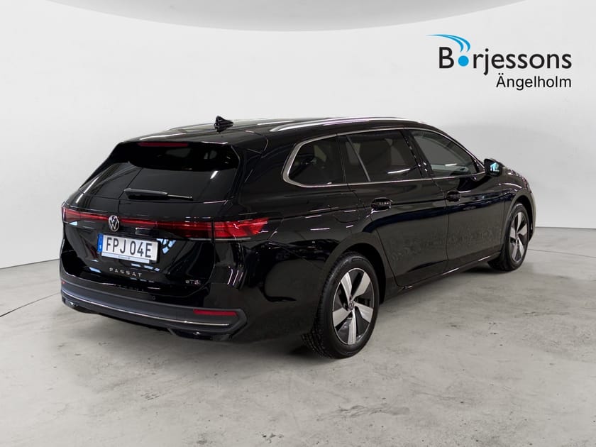 Bild 3 av Volkswagen Passat Sportscombi 1.5 eTSI 150 HK DSG Drag Värm