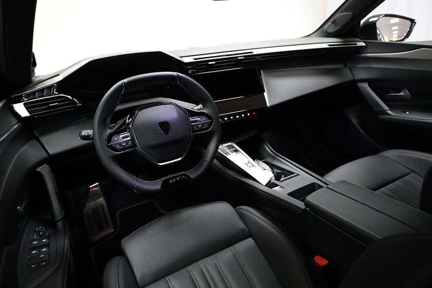 Bild 5 av Peugeot 408 Hybrid 145