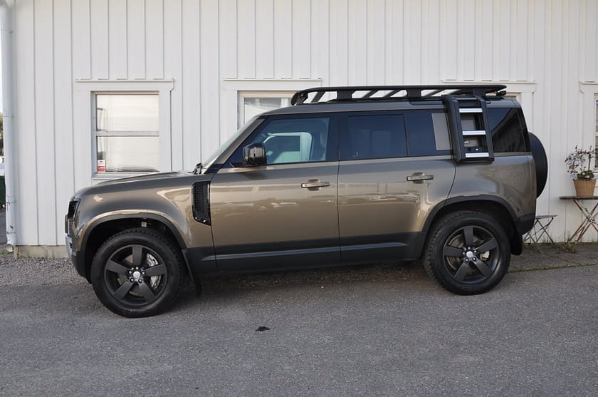 Bild 2 av Land Rover Defender 110 P400 MHEV SE 7-Sits Nav Drag