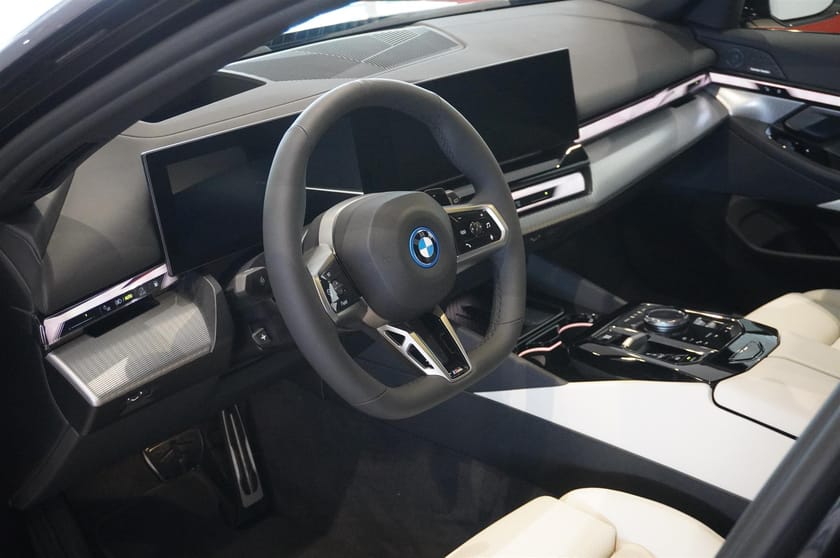 Bild 2 av BMW 530e xDrive Touring Fully Charged M Sportpaket Pro