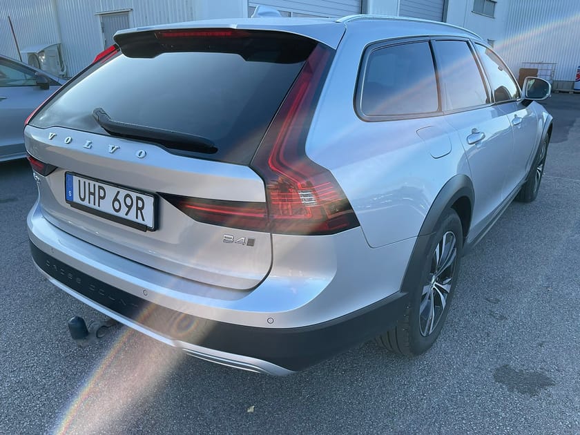 Bild 3 av Volvo V90 Cross Country B4 MILDHYBRID AWD 197HK 4x4 Advanced Läder