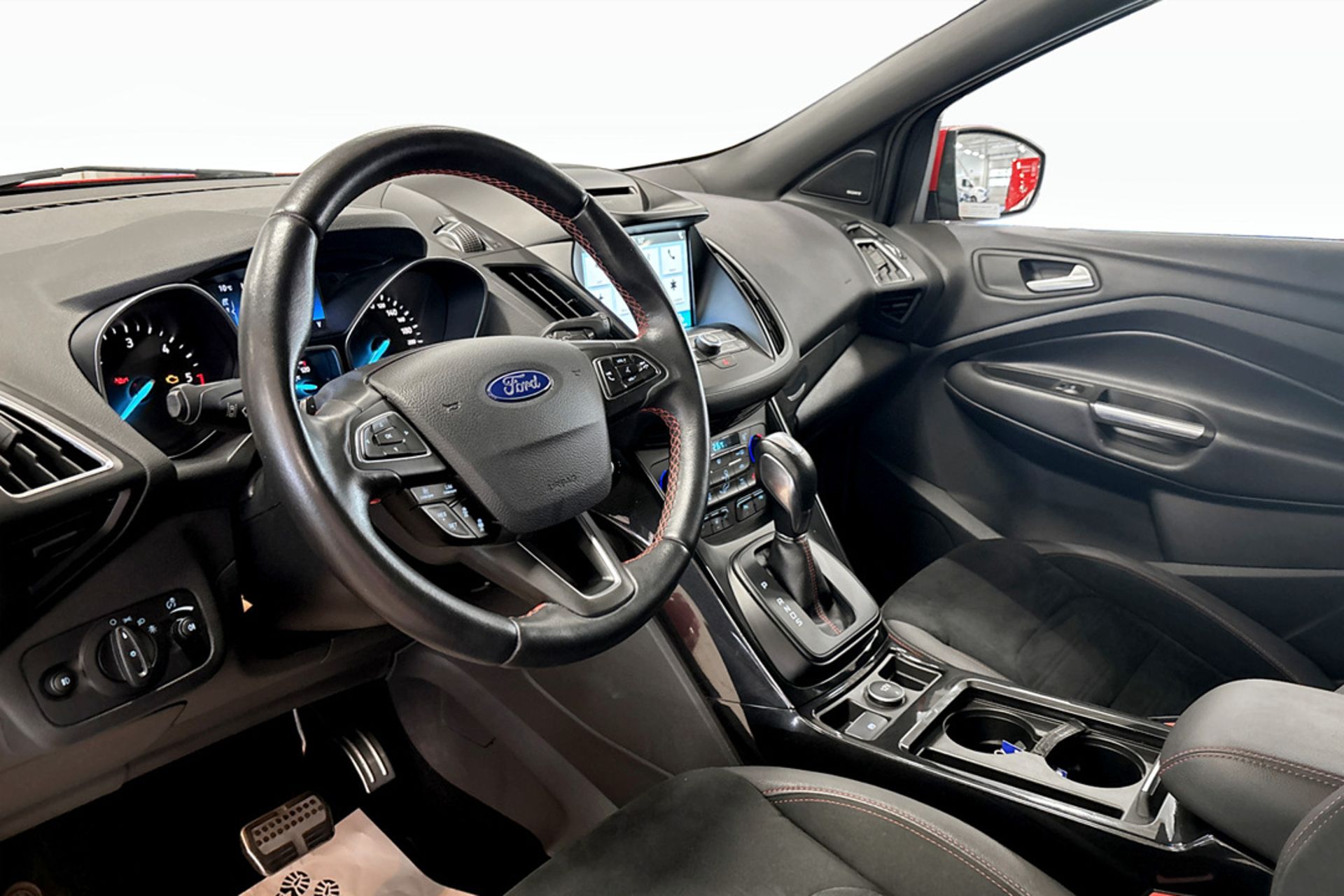 Ford Kuga 2.0 TDCi 2018, bild 5/9