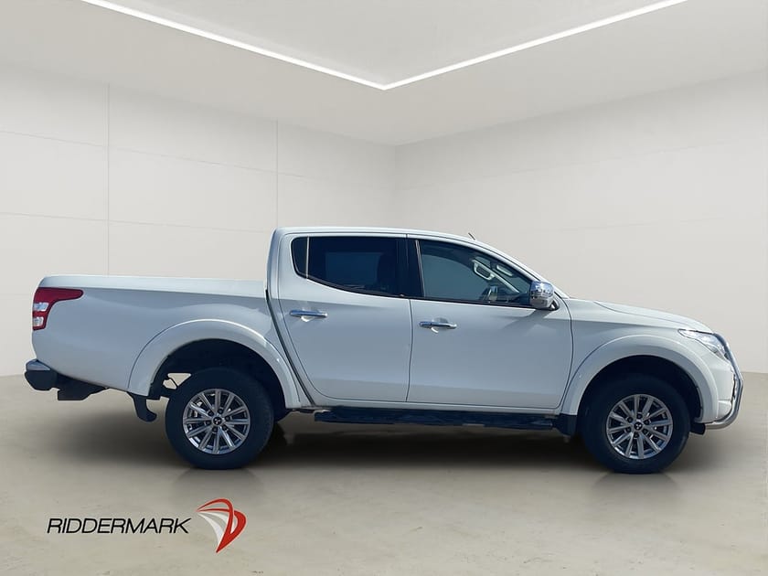 Bild 2 av Mitsubishi L200 Dubbelhytt 2.4 4WD Business Dragkrok Skinn Kamera MOMS