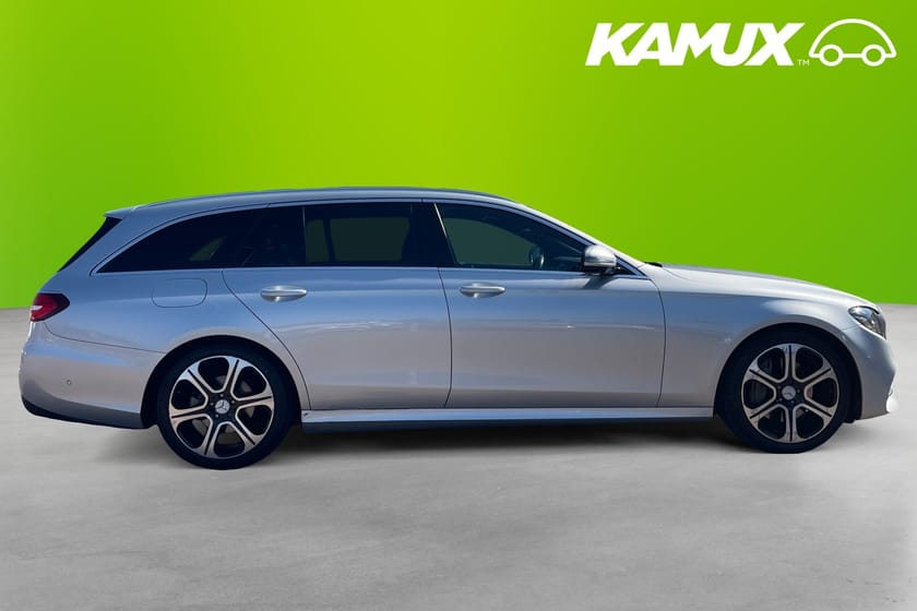 Bild 2 av Mercedes-Benz E 220 T d 220D AMG  Pano Burmester 360* Drag navi