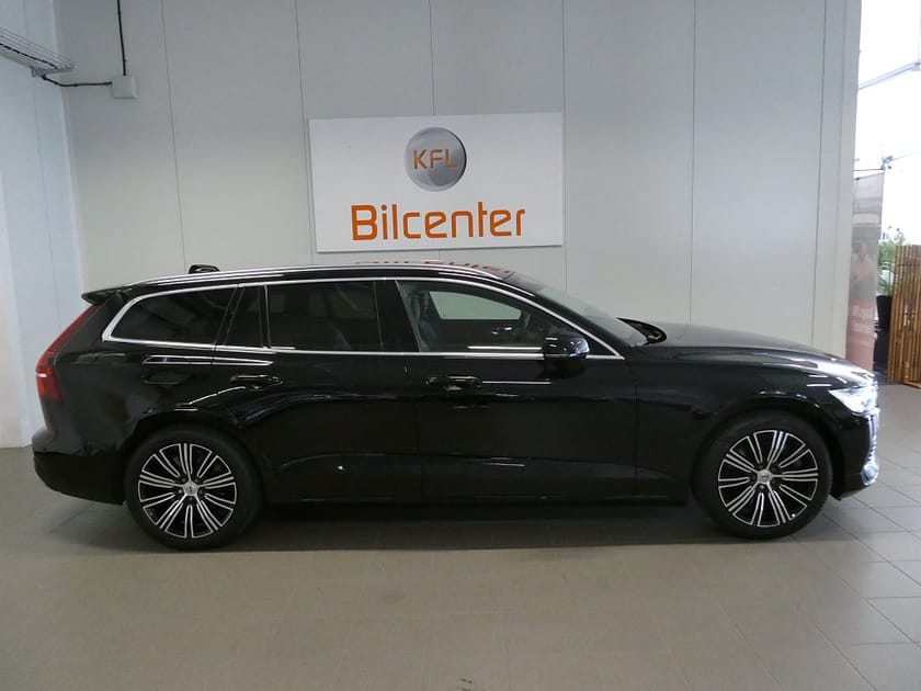 Bild 3 av Volvo V60 Recharge T6 AWD Skinn-Värmare-Kamera-Blis-SoV
