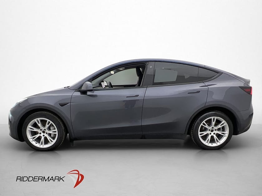 Bild 3 av Tesla Model Y Long Range AWD Pano AP Svensksåld MOMS