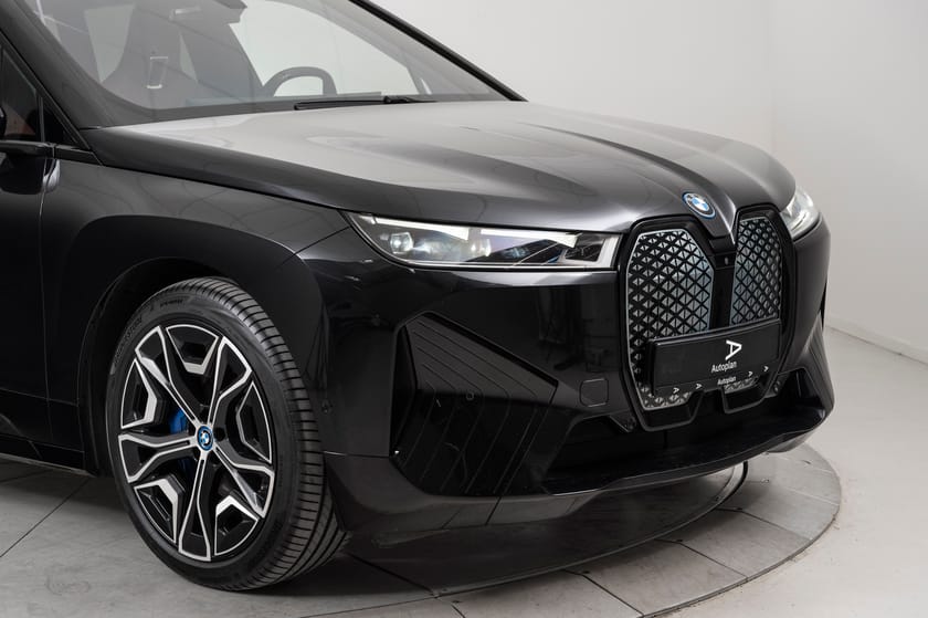 Bilde 3 av BMW iX xDrive50 Fully Charged B&W/ACC/Krok/360º/Luft/Pano/HUD