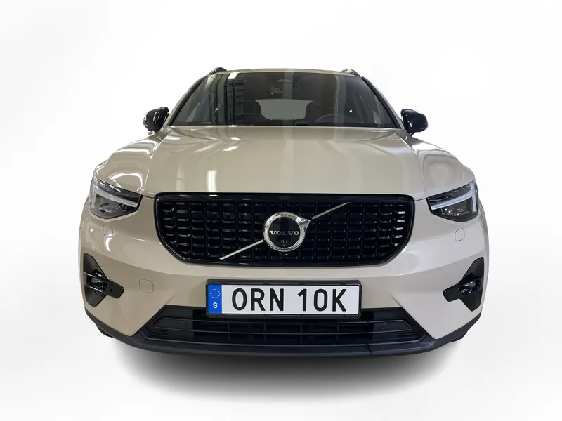 Bild 5 av 16 – Volvo XC40 B4 FWD Bensin Plus Dark