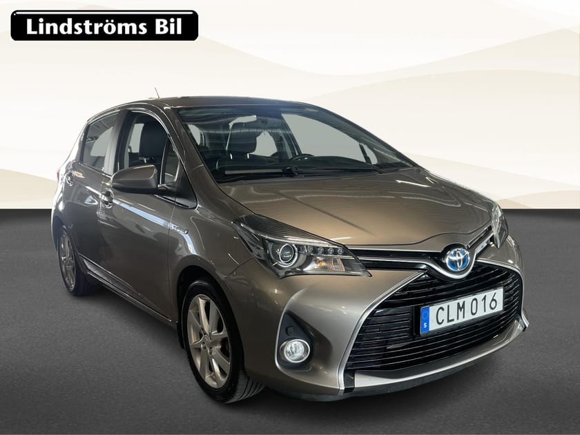 Bild 3 av Toyota Yaris Hybrid 1.5 5-D Executive Comfort Plus Pack Vhjul