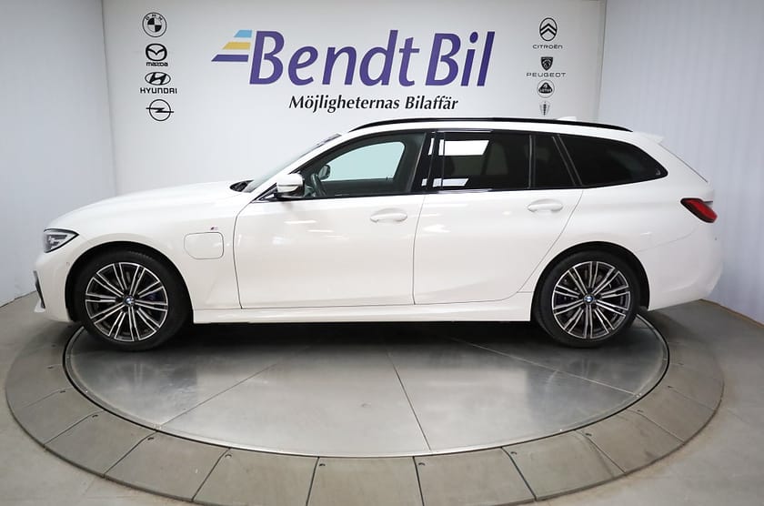 Bild 5 av BMW 330e Touring M Sport | Adaptiv farthållare | Dragkrok | HiFi