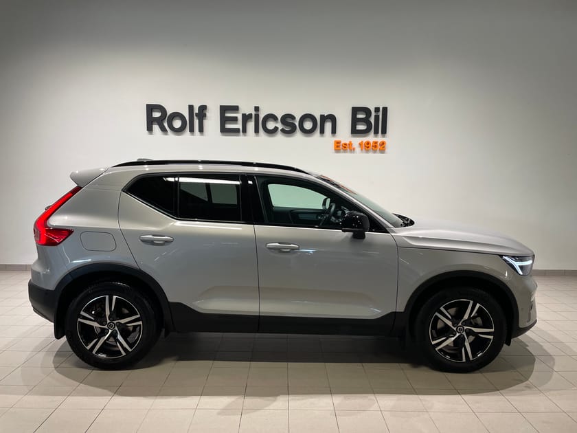 Bild 2 av Volvo XC40 B3 FWD Bensin Plus Dark