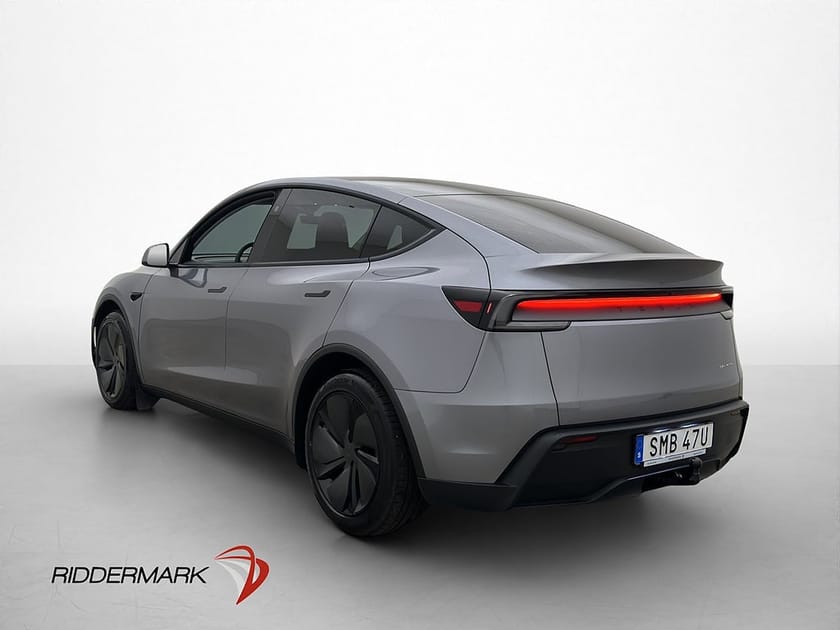 Bild 5 av Tesla Model Y Long Range AWD Pano Dragkrok AP Sv.Såld