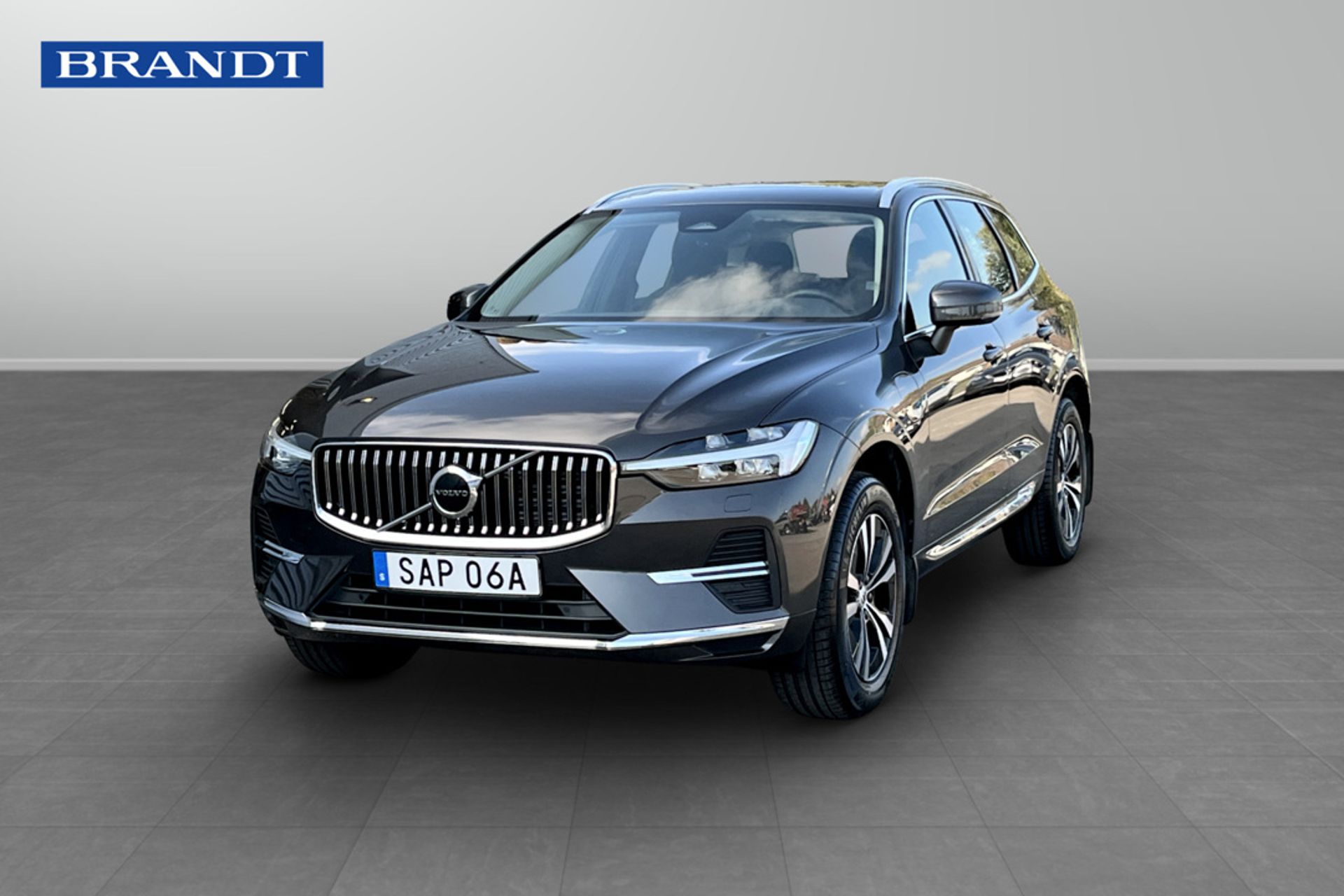 Volvo XC60 T6 Plug-In Hybrid AWD 2025, bild 2/10