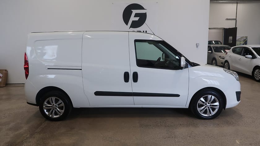 Bild 3 av Opel Combo Van *RÄNTEKAMPANJ 3.45%*Van 2.4t 1.3 CDTI Nyservad Besiktad
