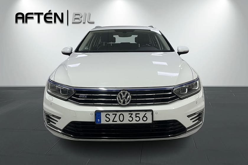 Bild 3 av Volkswagen Passat Variant GTE 1.4 TSI - Backkamera, Drag, Digital Cockpit