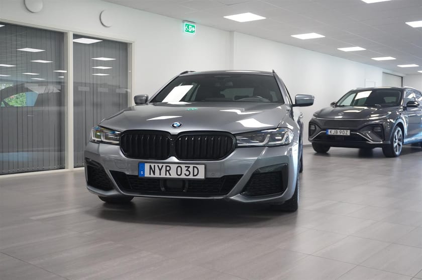 Bild 2 av BMW 530e xDrive Touring M-Sport Innovation DAP PA