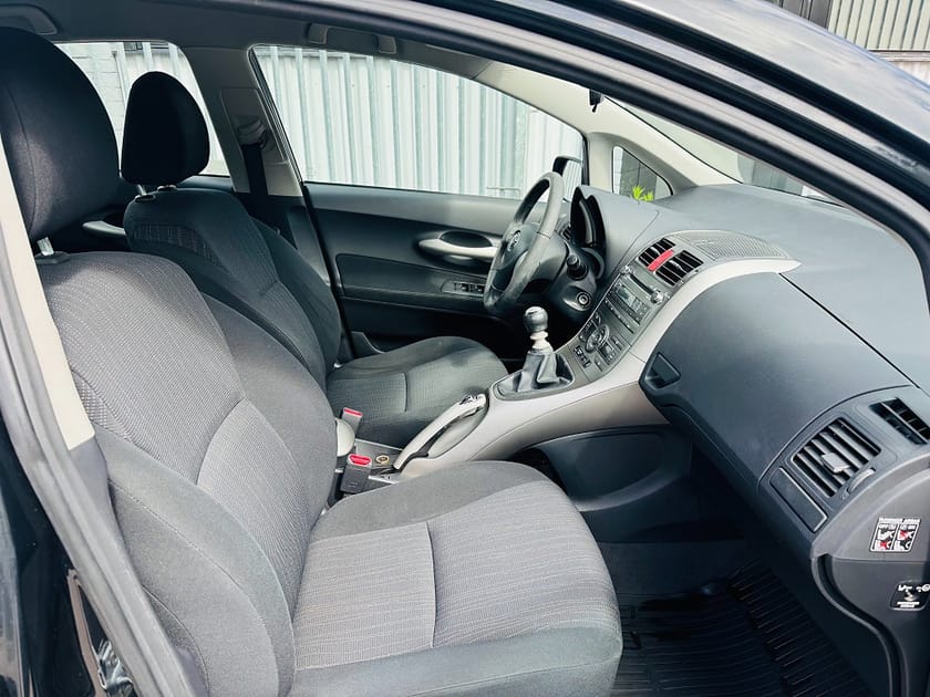 Bild 5 av Toyota Auris 1.8 147HK 5-D VALVEMATIC / 9800Mil