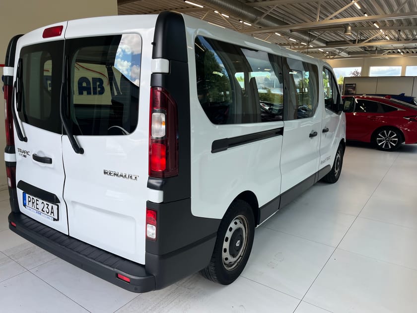 Bild 2 av Renault Trafic Grand Kombi 9-sits, bra skick