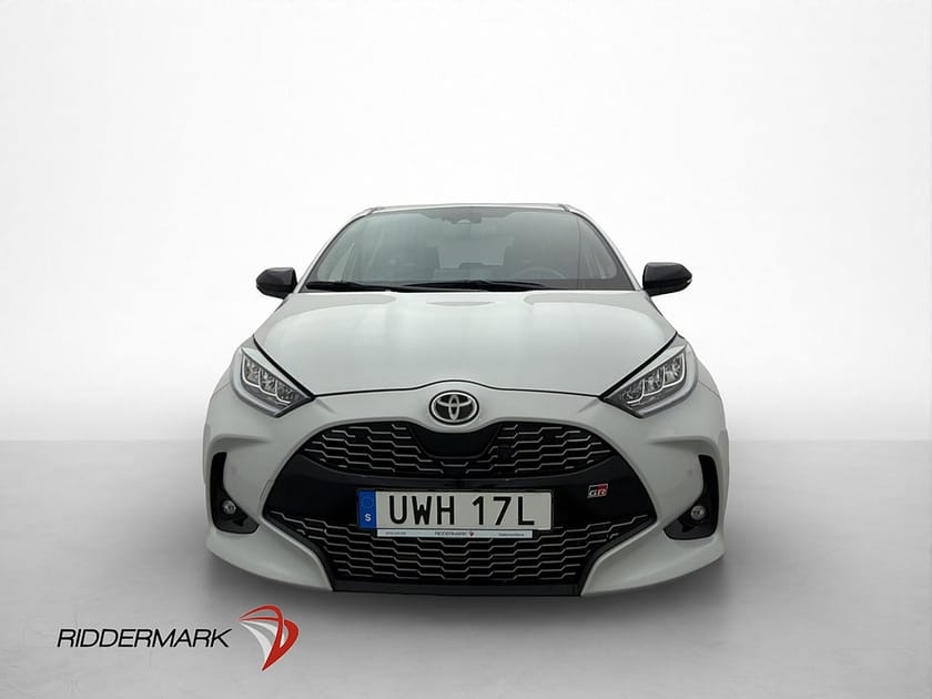 Bild 2 av Toyota Yaris Hybrid 116hk GR-Sport HuD Kamera Döda-vinkel