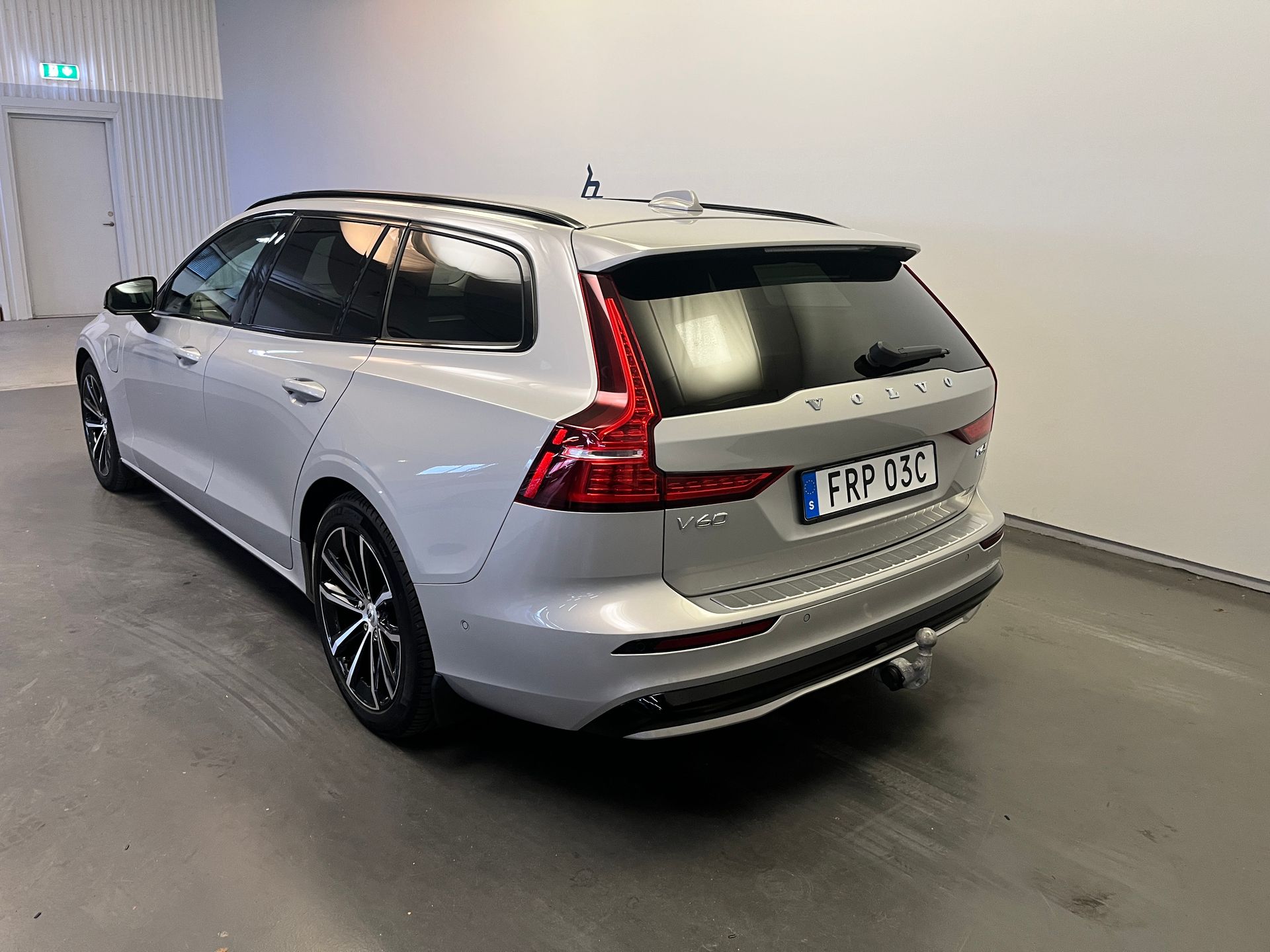Volvo V60 T6 Plus Dark Nordic Edition 2025, bild 3/10