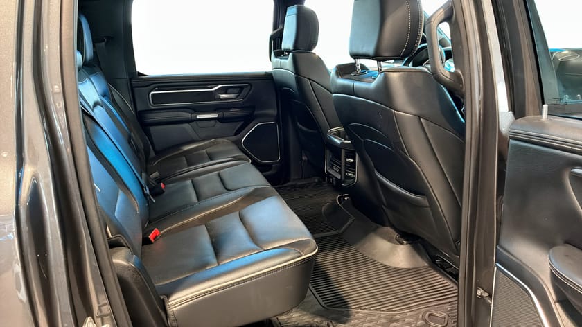 Bild 5 av RAM 1500 Crew Cab 5,7L V8 Hemi + Kåpa 3,95% ränta