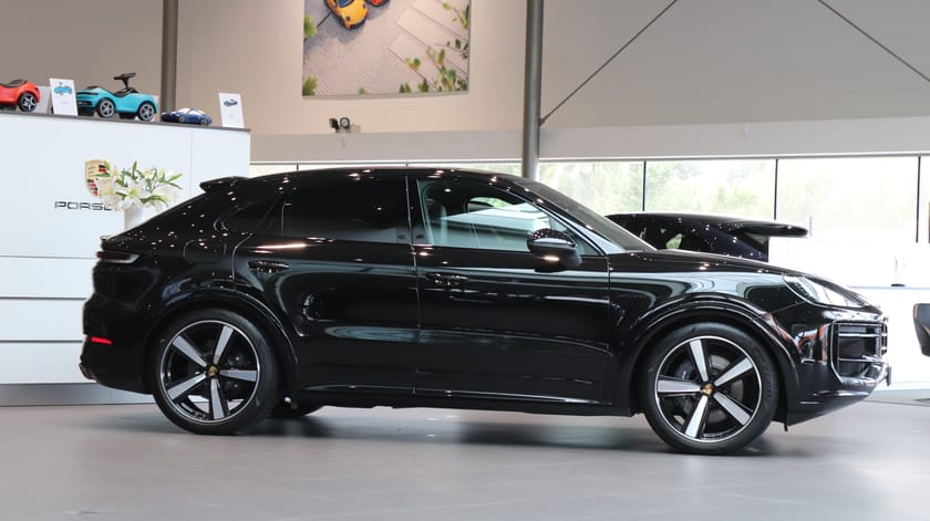 Bild 3 av Porsche Cayenne E-Hybrid Coupé 470hk Sportavgassystem/Carbon interiörpaket