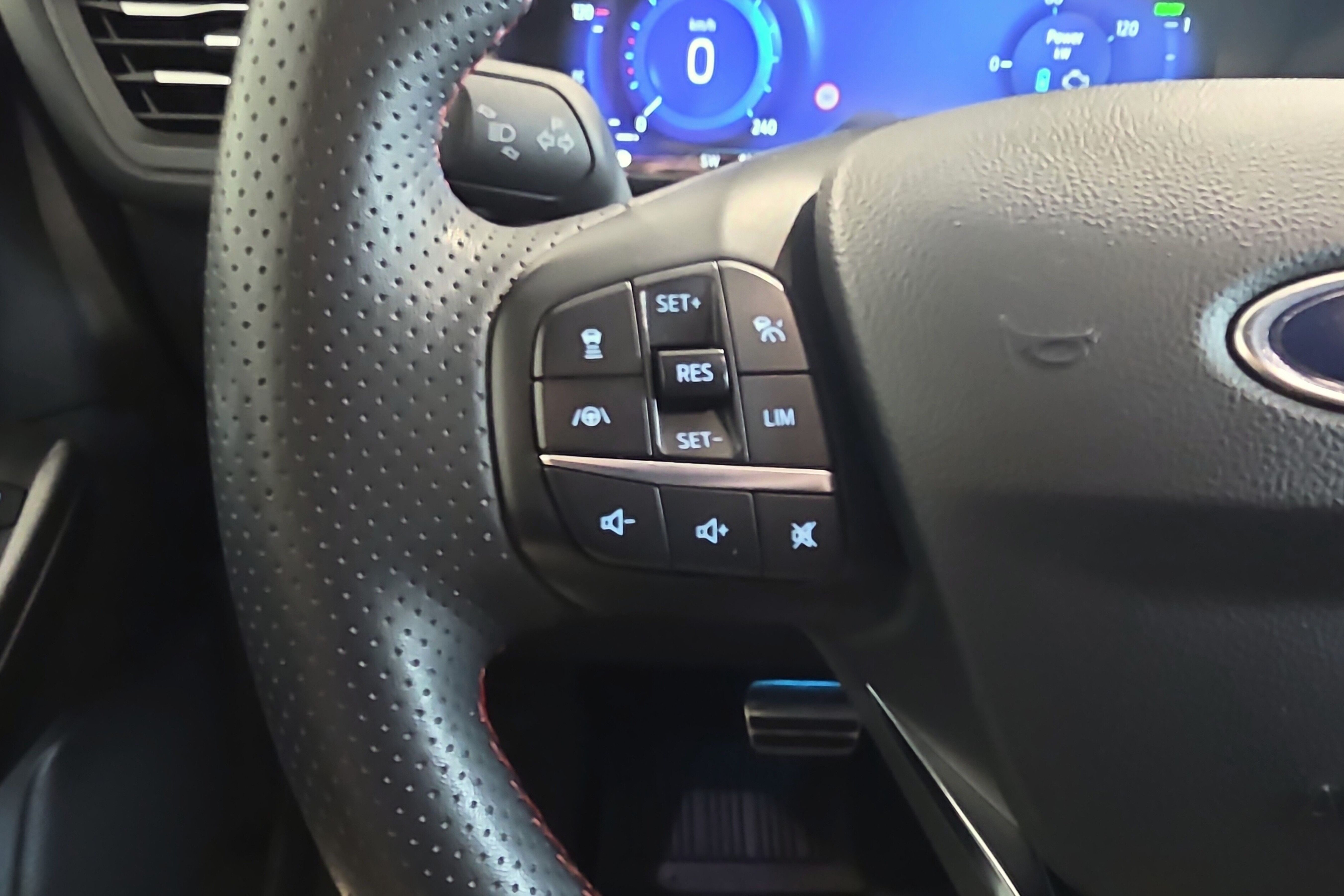 Ford Kuga Plug-In Hybrid bilde 12