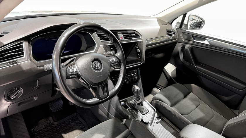 Bild 3 av Volkswagen Tiguan Allspace 7-sätes R-Line TDI 4MOTION |7-sits |Drag |Värmare