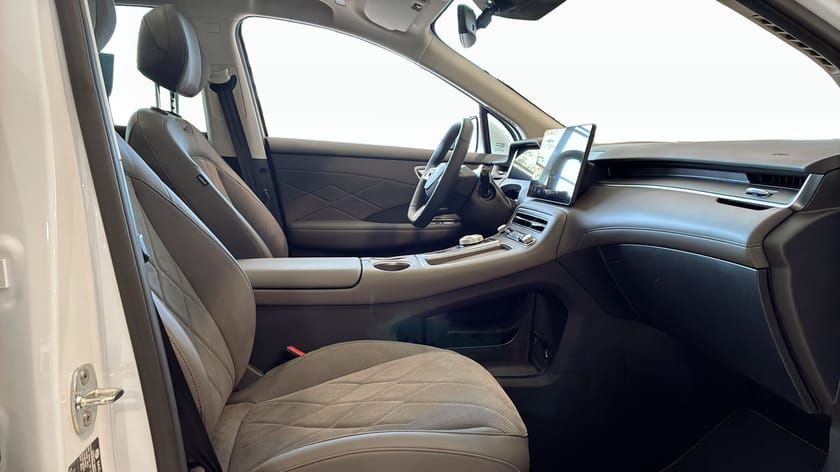 Bild 3 av MG S6 EV Dual Motor MGS6 LUXURY 77 KWH AWD - LADDKORT 15 000KR