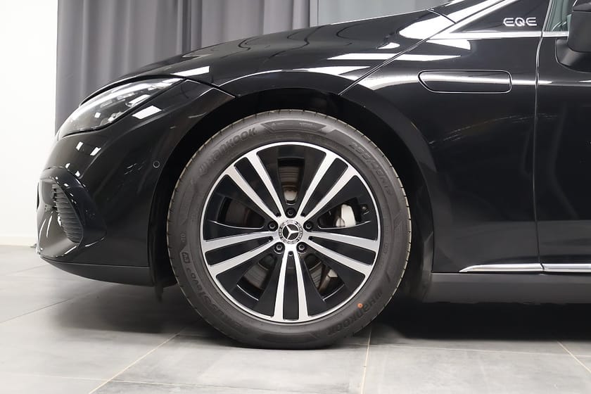 Bild 5 av Mercedes-Benz EQE 300 89 kWh Electric Art Line Rattvärme Keyless MOMS