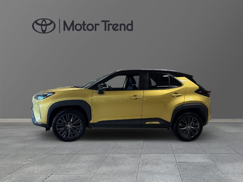 Bild 3 av Toyota Yaris Cross Hybrid AWD-i 1,5 ADVENTURE BITONE DRAG VHJUL