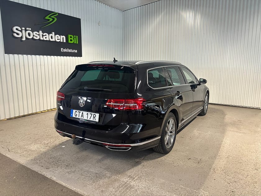 Bild 4 av Volkswagen Passat Sportscombi 2.0 TDI R-Line/Cockpit/Drag/Värmare