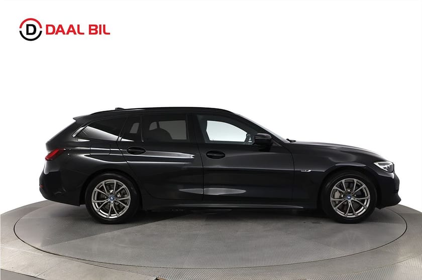Bild 5 av BMW 330e xDrive Touring 292HK SPORT LINE DRAG B-KAMERA NFC