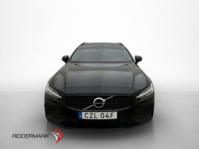 Bild 2 av Volvo V60 Recharge T6 AWD 350hk R-Design Värmare Pano Drag