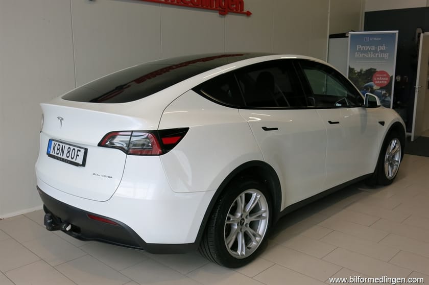 Bild 4 av Tesla Model Y Long Range AWD Drag Momsbil