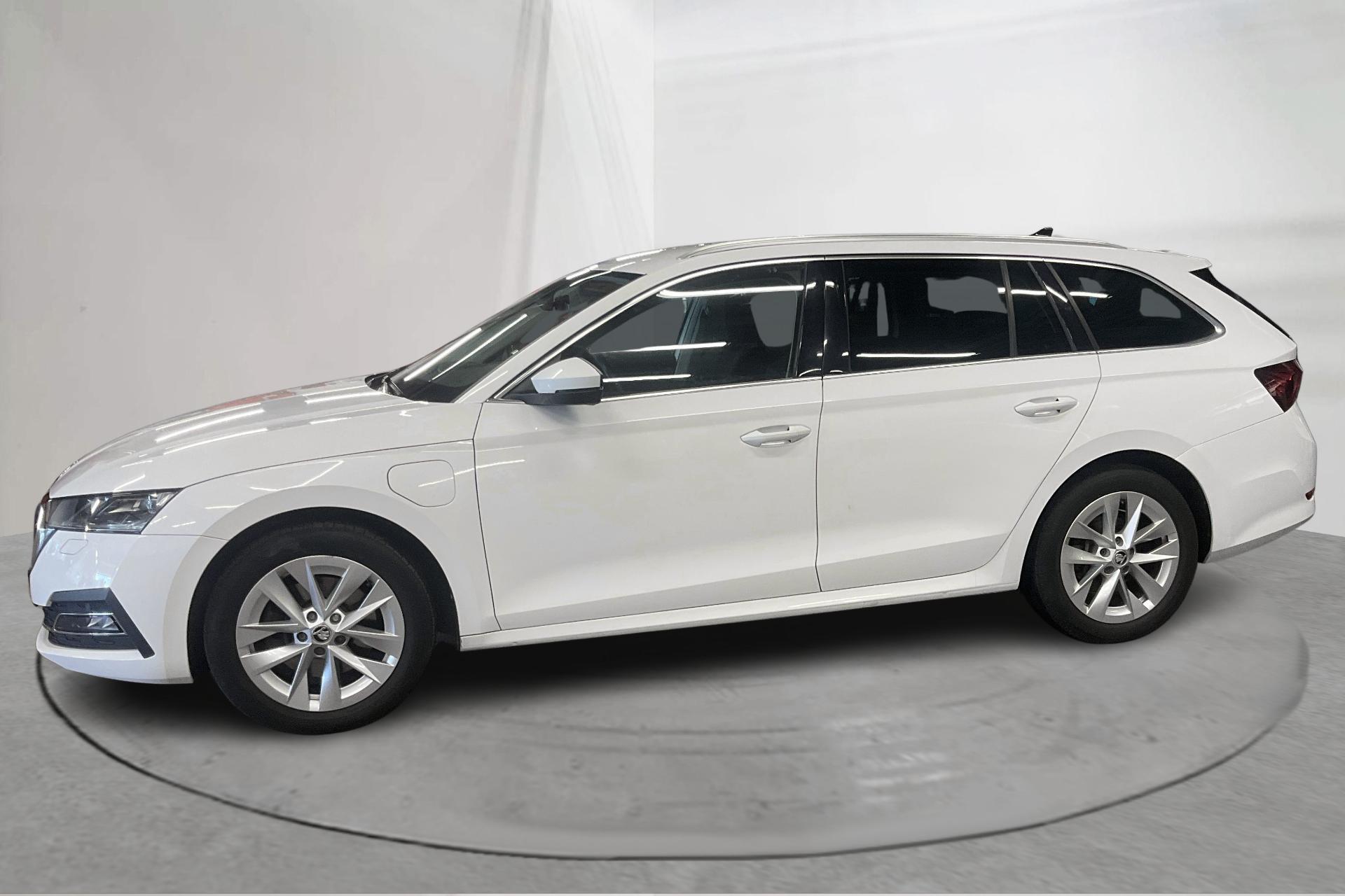 Skoda Octavia 2022, bild 2/19
