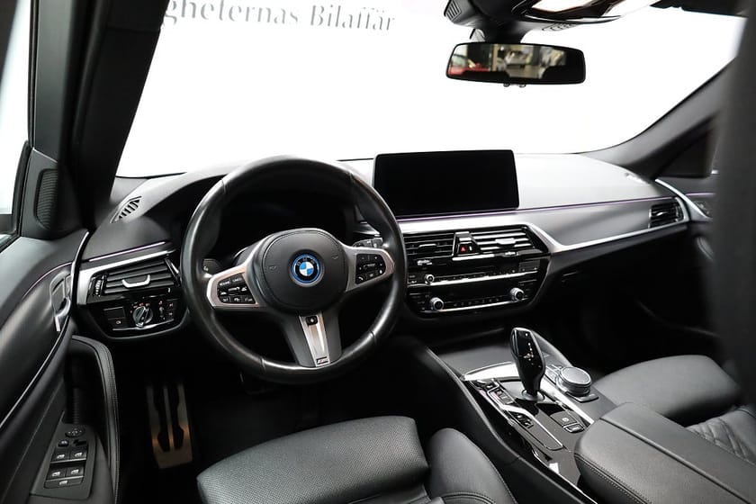 Bild 3 av BMW 530e xDrive Touring M Sport / Aktiv Farthållare