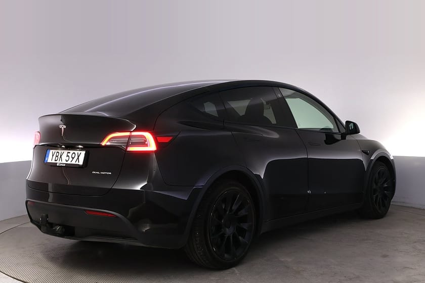 Bild 5 av Tesla Model Y Long Range AWD Autopilot Pano Drag
