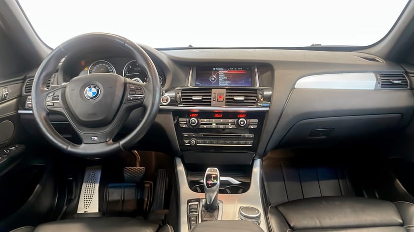 Bild 4 av BMW X3 xDrive30d H/K M-Sport Panorama Drag Rattvärme Backkamera