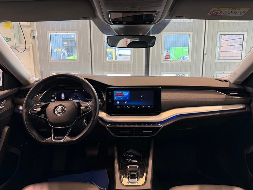 Bild 4 av Škoda Octavia Kombi iV Skoda Style Drag Värmare Cockpit 204hk