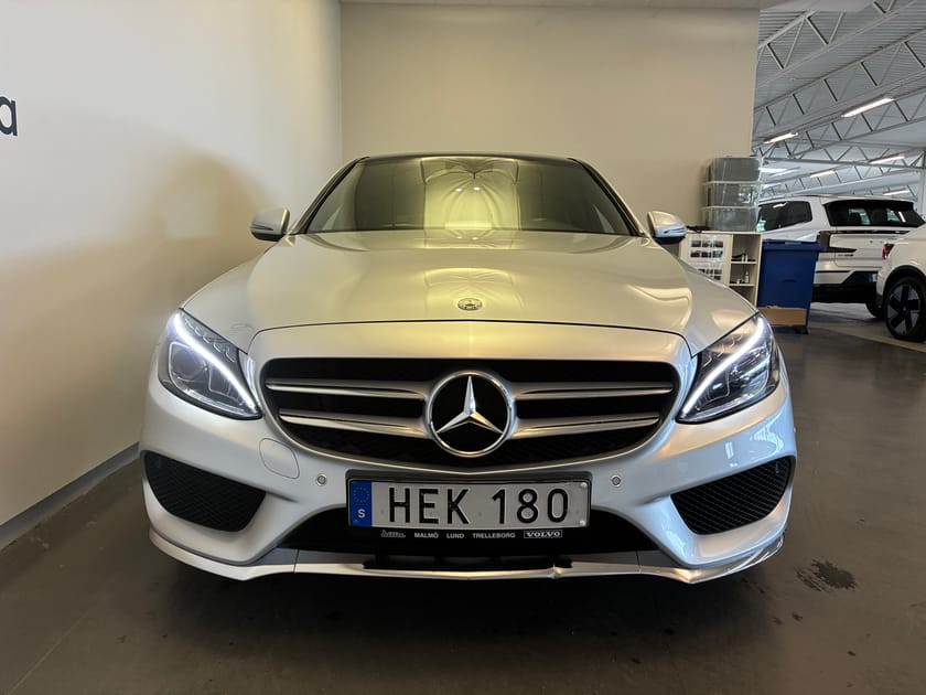 Bild 2 av Mercedes-Benz C 220 d Panorama / Burmester Premium / P-sensorer / Dragkrok / AMG-paket