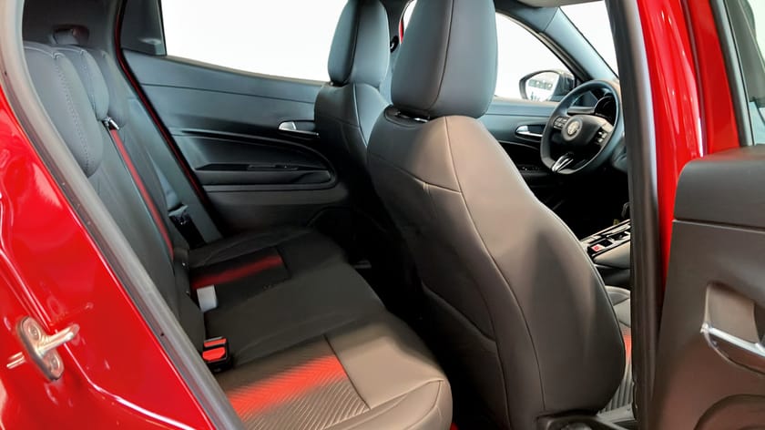 Bild 5 av Alfa Romeo Junior Ibrida SPECIALE 136HP DCT6 FWD TECNICA *PRISSÄNKT